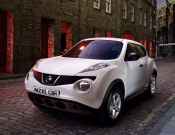 Nissan Juke [UK-spec] (YF15) '2010–14