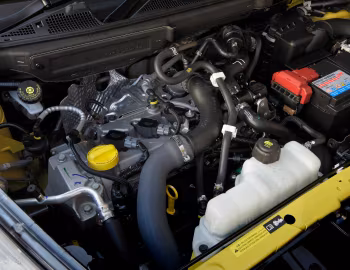 Под капотом Nissan Juke ST [Australia] (YF15) '2015–19
