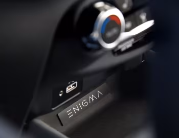 Інтэр'ер Nissan Juke "Enigma" [EU-spec] '2021–н.ч.