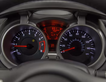 Камбінацыя прыбораў 2013–14 Nissan Juke "Midnight Edition" (YF15) '2012–14