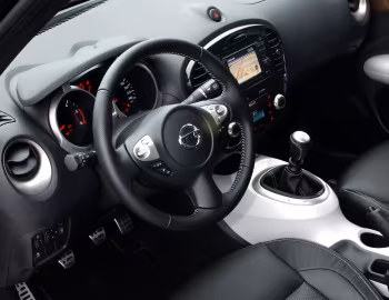 Інтэр'ер Nissan Juke "Shiro" (YF15) '2012–14