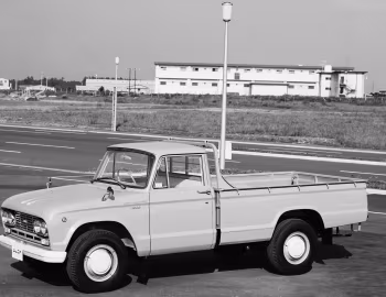 Nissan Junior (41) '1966–67