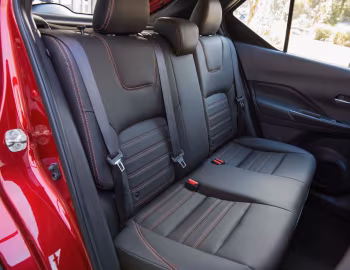 Интерьер 2018–20 Nissan Kicks [North America] '2018–20