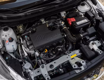 Під капотом Nissan Kicks SL [Latam] '2016–21