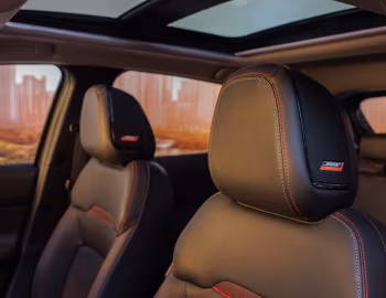 Интерьер 2025–н.в. Nissan Kicks SR [North America] '2024–н.в.