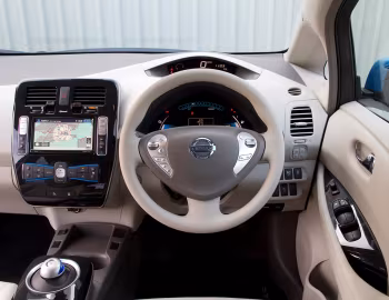 Front Panel Nissan Leaf [UK-spec] '2011–13