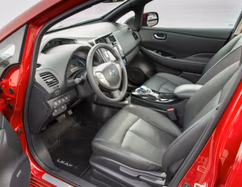 Интерьер Nissan Leaf [Worldwide] '2013–17