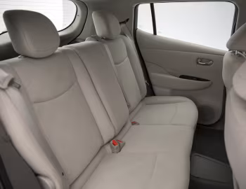 Интерьер 2014–17 Nissan Leaf [North America] '2013–17