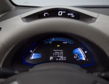 Комбинация приборов 2014–17 Nissan Leaf [North America] '2013–17