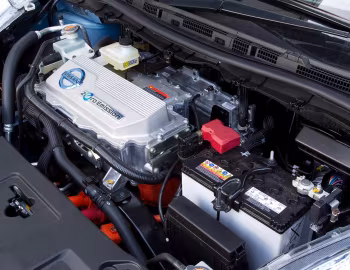 Under The Hood Nissan Leaf [UK-spec] '2011–13