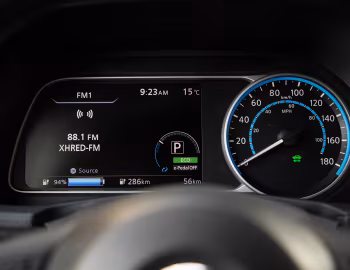 Камбінацыя прыбораў Nissan Leaf SL [Latam] '2019–22