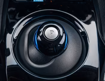 Інтэр'ер Nissan Leaf [Latam] '2022–25