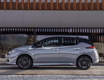Nissan Leaf [Worldwide] '2022–25