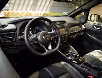 Тарпеда Nissan Leaf SL [Latam] '2019–22
