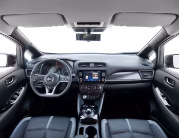 Тарпеда Nissan Leaf [Latam] '2022–25