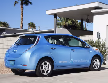 2011–13 Nissan Leaf [North America] '12.2010–13