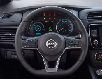 Тарпеда Nissan Leaf [Latam] '2022–25