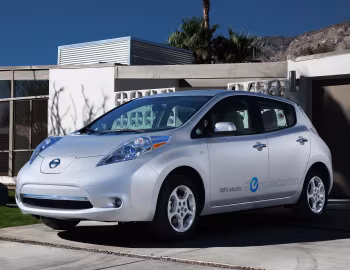 2011–13 Nissan Leaf [North America] '12.2010–13