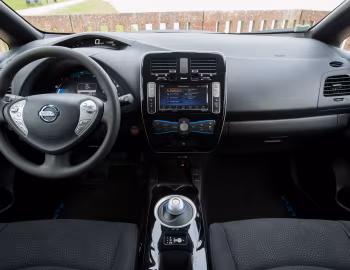 Тарпеда Nissan Leaf "Black Edition" '2016–17
