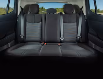 Интерьер 2023–25 Nissan Leaf SV Plus [North America] '2022–25