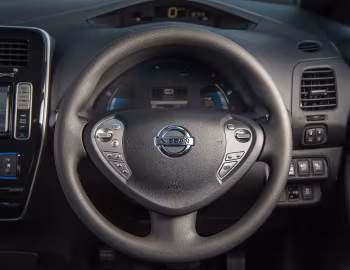 Передня панель Nissan Leaf [UK-spec] '2013–17