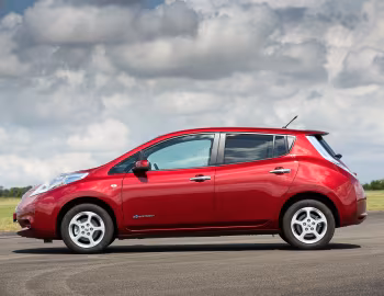 Nissan Leaf [UK-spec] '2013–17