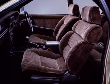 Interior Nissan Leopard Ultima (UF31) '02.1986–08.1988