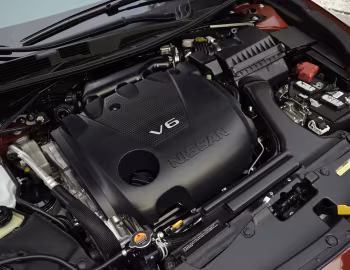Под капотом 2016–18 Nissan Maxima Platinum [North America] '2015–18