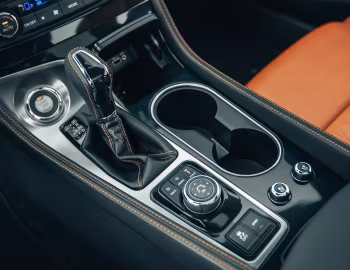 Интерьер 2019–23 Nissan Maxima Platinum [North America] '2018–23