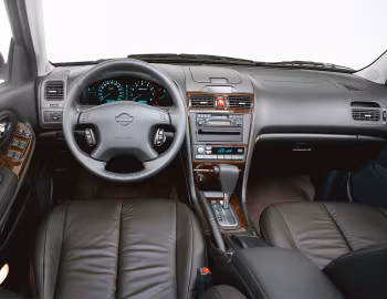 Передня панель Nissan Maxima QX [EU-spec] (A33) '2000–04