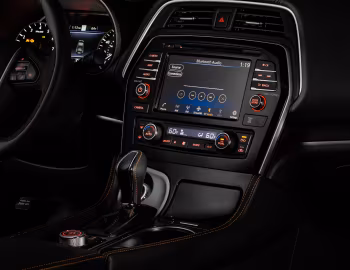 Интерьер 2019–23 Nissan Maxima SR [North America] '2018–23