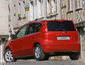 Nissan Note [Worldwide] (E11) '2005–09