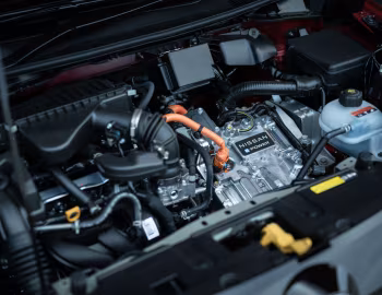 Sous la capuche Nissan Note Aura e-POWER [Japan] (E13) '2021–23