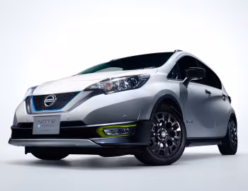 Nissan Note e-POWER X C-Gear [Japan] (E12) '10.2017–11.2020