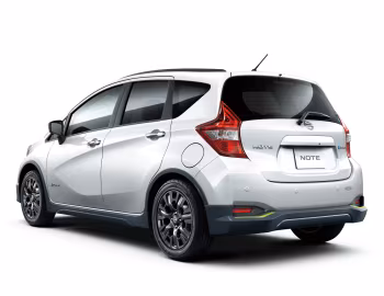 Nissan Note e-POWER X C-Gear [Japan] (E12) '10.2017–11.2020