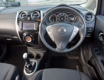 Тарпеда Nissan Note N-Tec [UK-spec] '2015–17