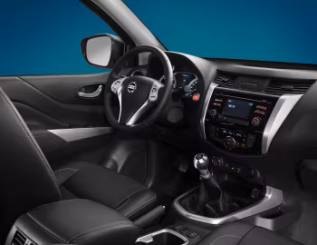 Interior Nissan NP300 Frontier Double Cab [Argentina] (D23) '2015–17