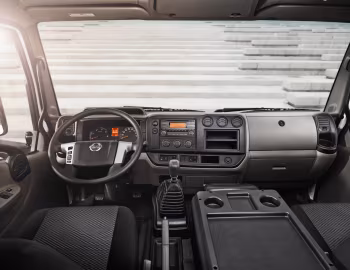 Painel frontal Nissan NT500 '2014–pr.