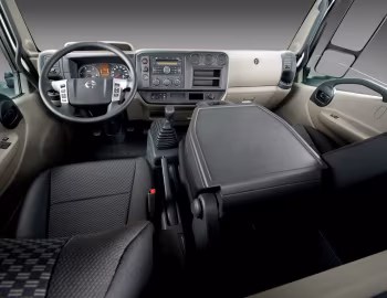 内饰 Nissan NT500 '2014–至今