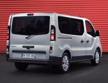 Nissan NV300 Combi [EU-spec] '2021