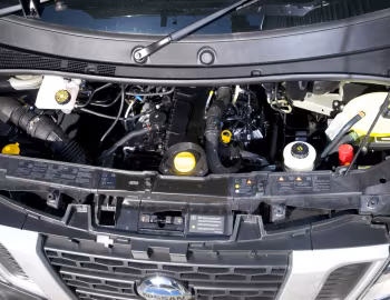 Sous la capuche Nissan NV400 High Roof Van [UK-spec] '2010–21