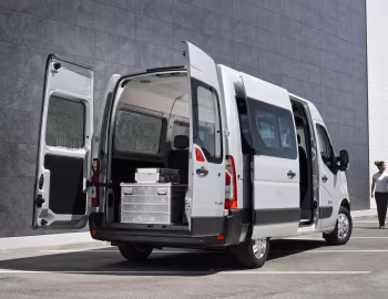 Nissan NV400 Passenger Van '2011–21