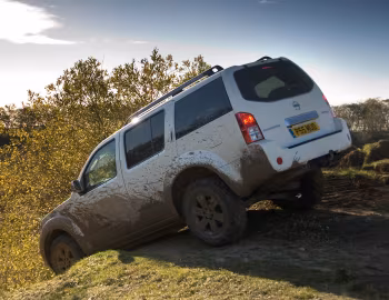 Nissan Pathfinder [UK-spec] (R51) '2004–10