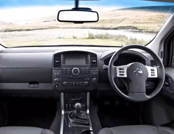 Передня панель Nissan Pathfinder [UK-spec] (R51) '2010–14