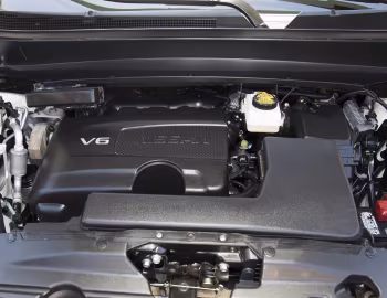 Під капотом 2017–21 Nissan Pathfinder [North America] (R52) '2016–21