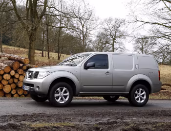 Nissan Pathfinder Van [UK-spec] (R51) '2004–10