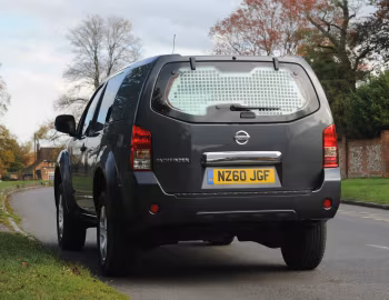 Nissan Pathfinder Van [UK-spec] (R51) '2010–14