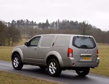 Nissan Pathfinder Van [UK-spec] (R51) '2004–10