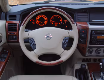 Интерьер Nissan Patrol 5-door [Worldwide] (Y61) '2004–10