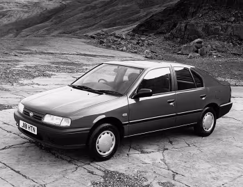 Nissan Primera Hatchback [UK-spec] (P10) '02.1990–09.1995